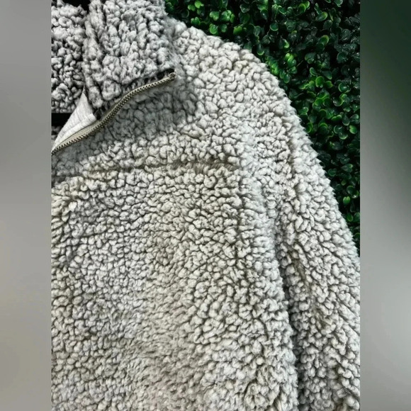 Thread + Supply Sherpa Pullover - Large - Picture 4 of 8